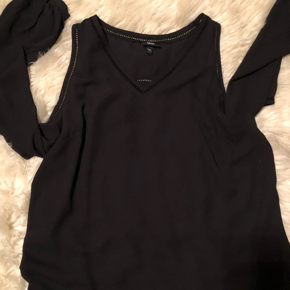 Cold shoulder black top